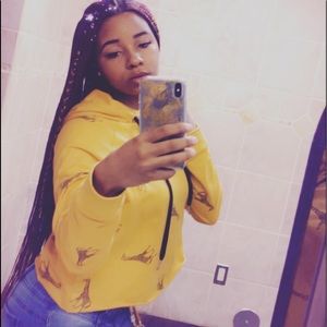 Meet your Posher, Yanique